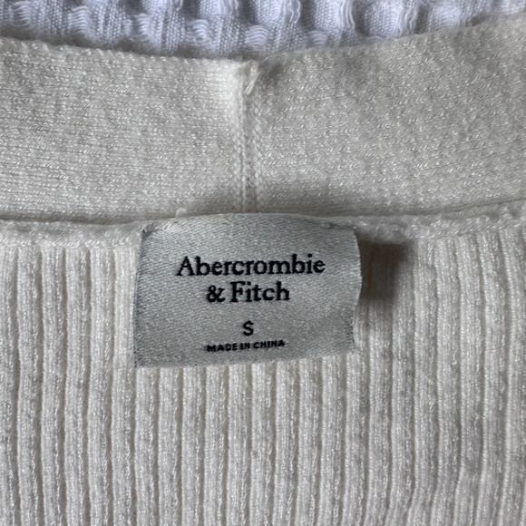 Abercrombie Knit Sweater - Picture 4 of 4